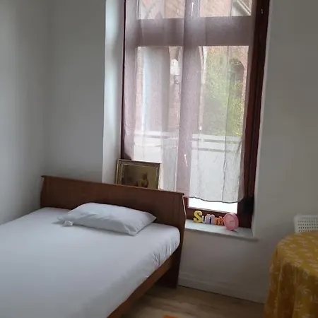 4 A Louer Dans Maison De Charme , Quartier Fetinne A *